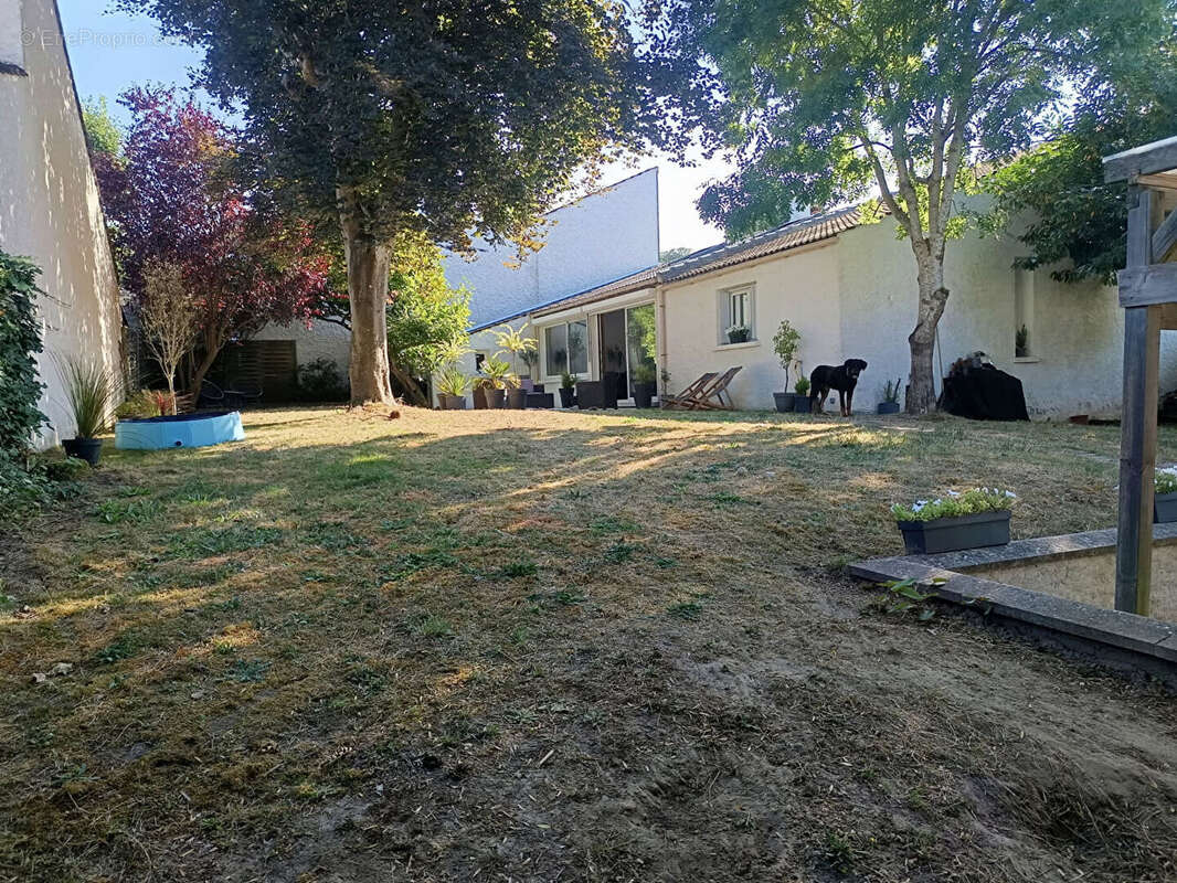 Maison à SAINT-ARNOULT-EN-YVELINES