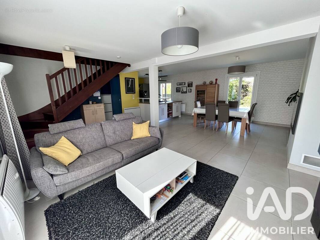 Maison 108 m² à Chanceaux-Sur-Choisille  - photo 1