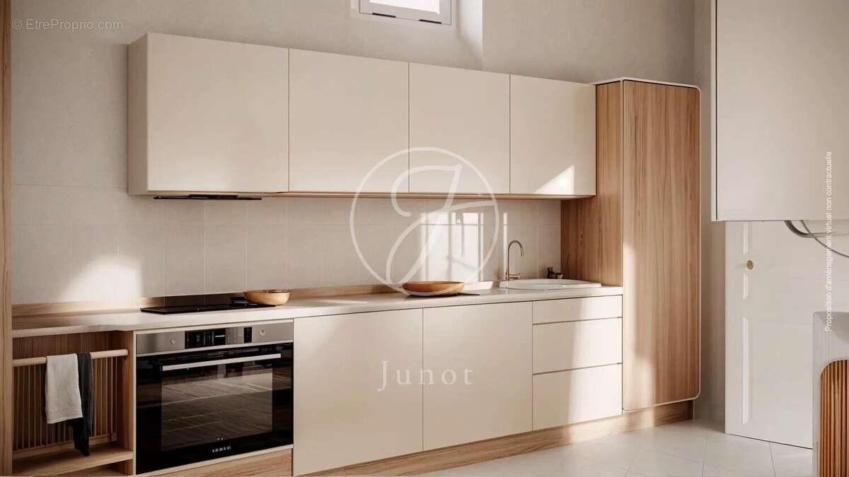 Appartement à PARIS-8E