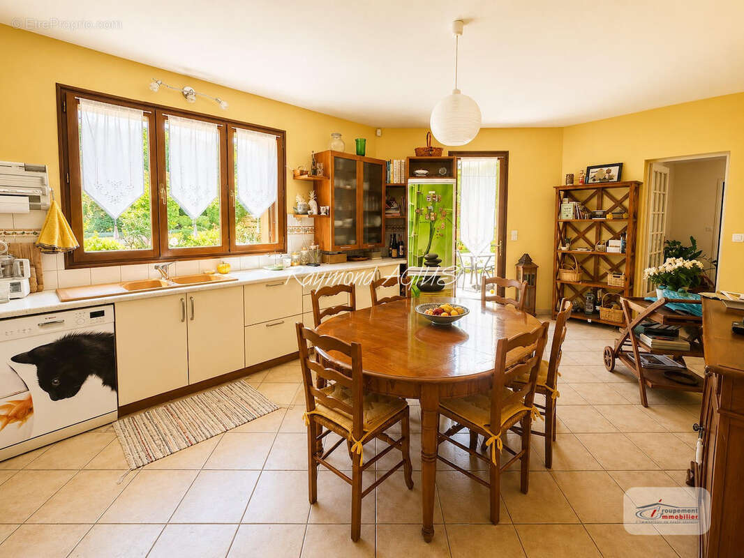 Élégante maison familiale de 7 chambres avec annexe indépendante, située dans un cadre rural paisible - photo 12