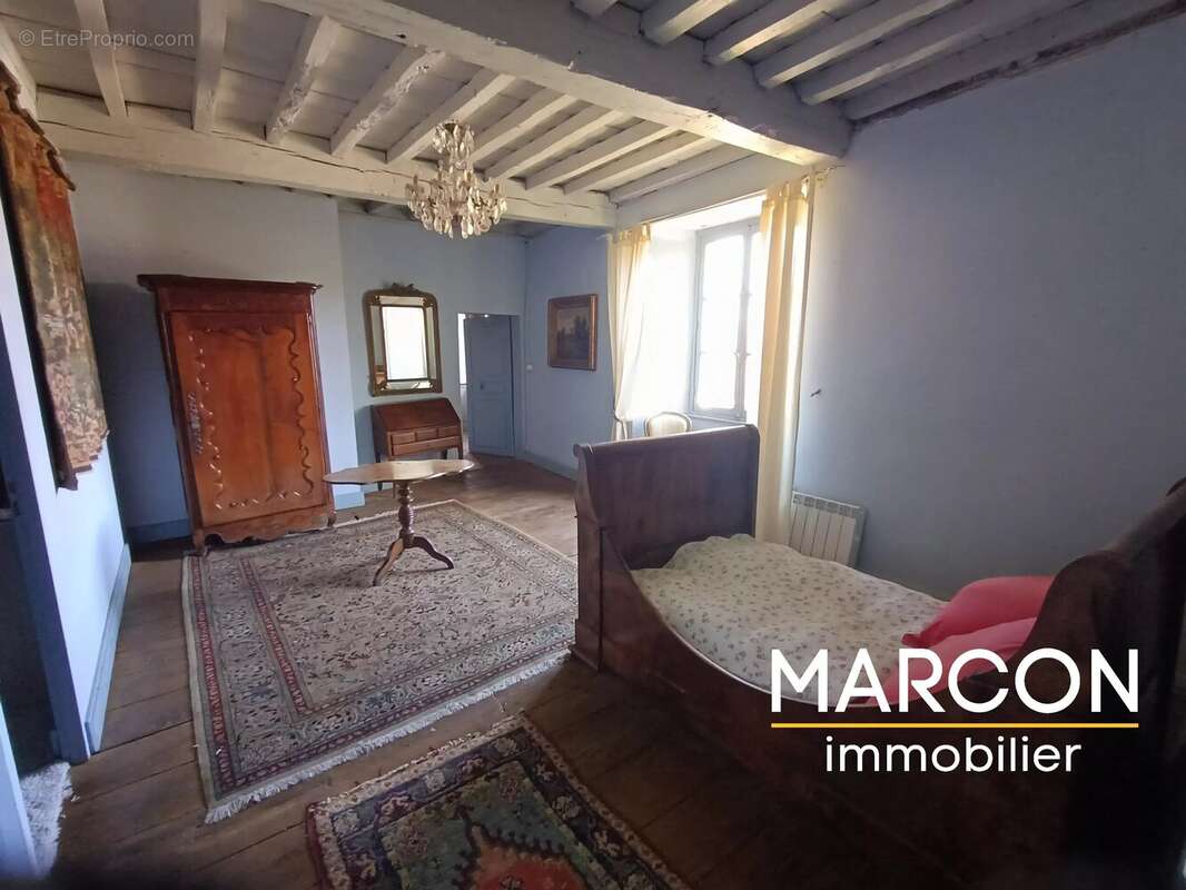 Maison à LE MONTEIL-AU-VICOMTE