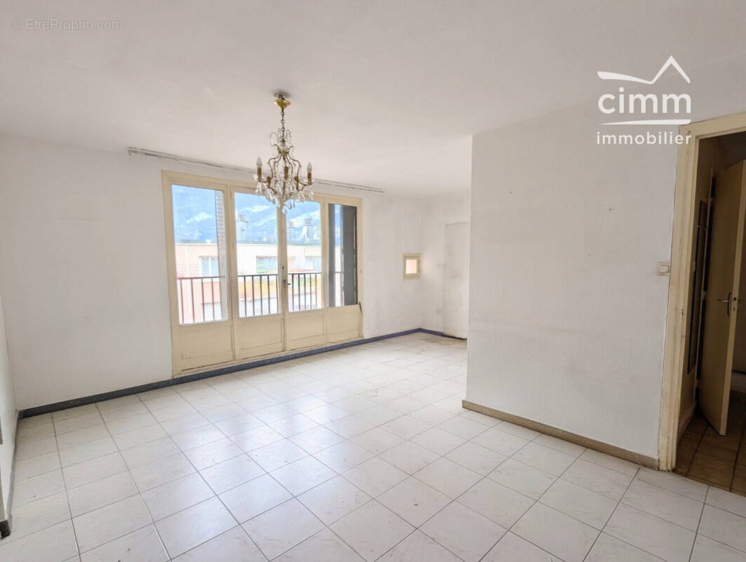 Appartement à FONTAINE