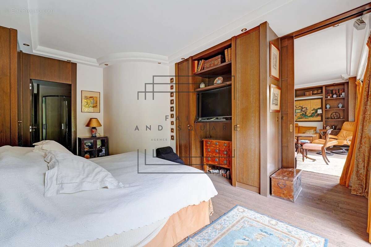 Appartement à NEUILLY-SUR-SEINE