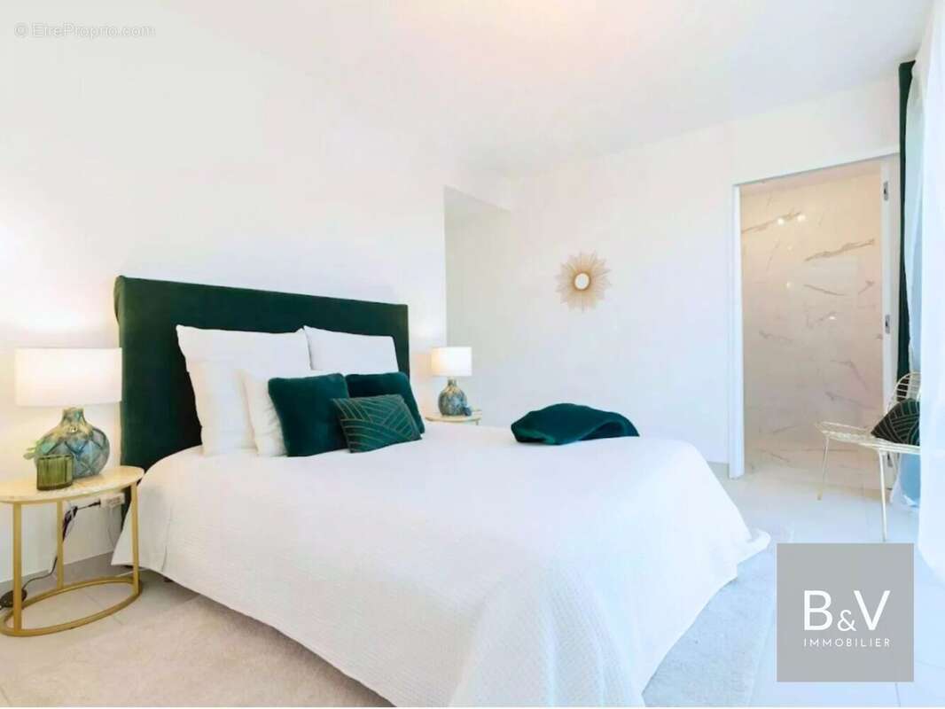 Appartement à SAINT-LAURENT-DU-VAR