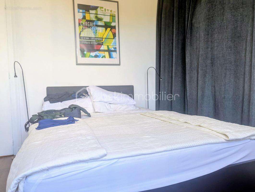 Maison à SAINT-MEDARD-DE-GUIZIERES