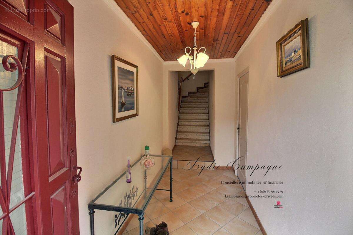 Maison vigneronne avec dépendance habitable, grand garage et terrain constructible - photo 18