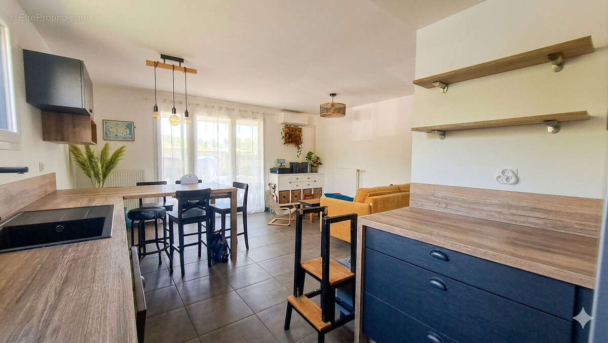 Appartement à CHALLES-LES-EAUX