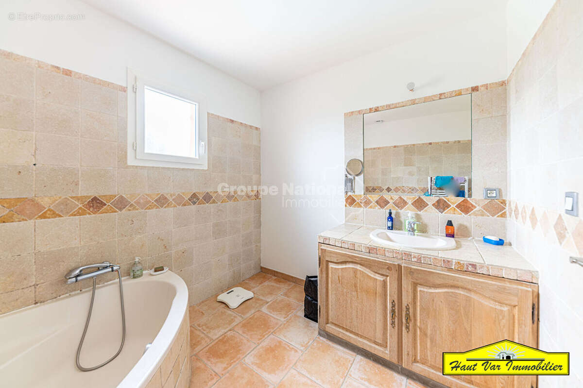 Maison à GREOUX-LES-BAINS