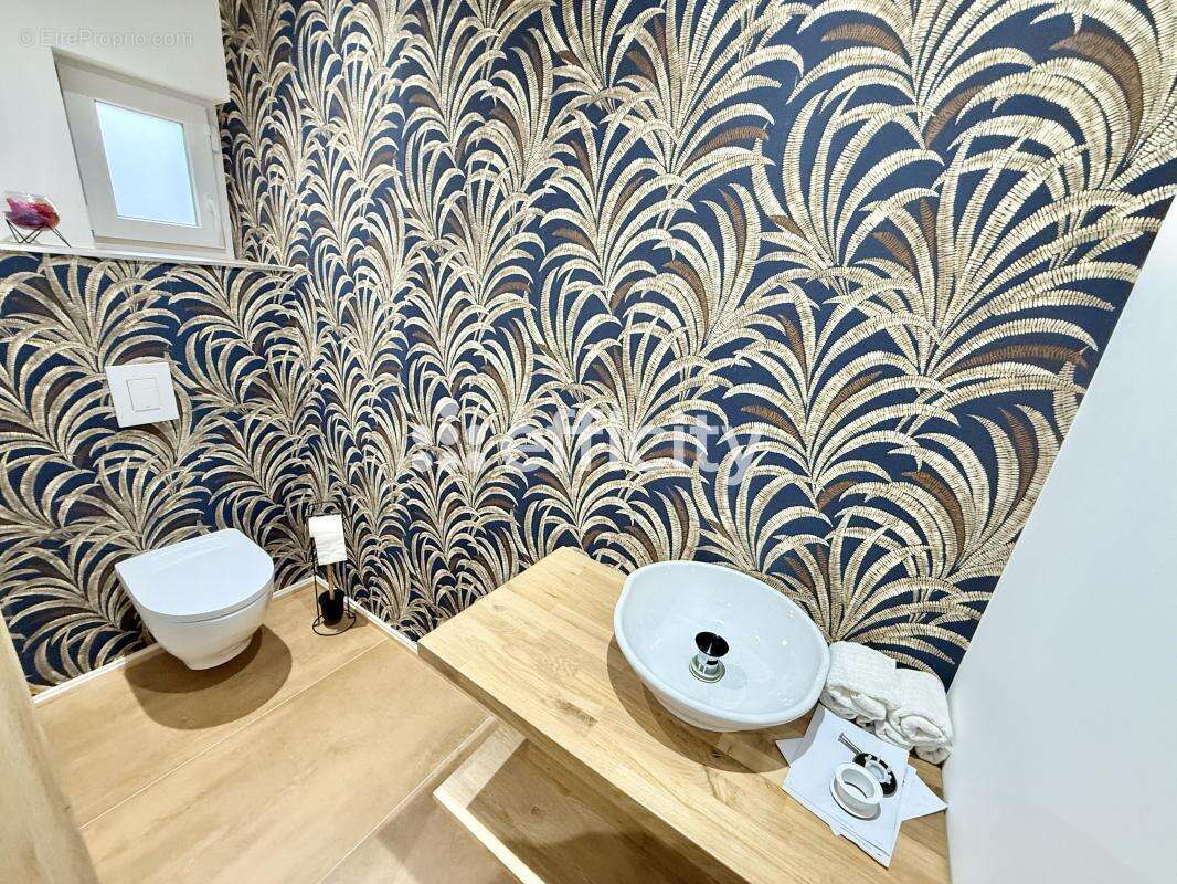 Maison à VIVIERS-SUR-CHIERS