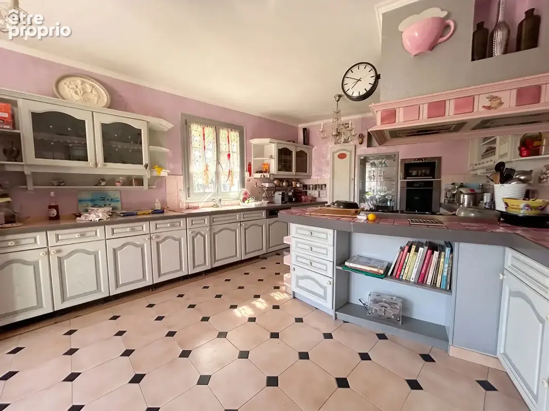 RARE - Presqu'île de Giens (La Polynésie) - Propriété de 230 m² avec piscine et aperçu mer - photo 8