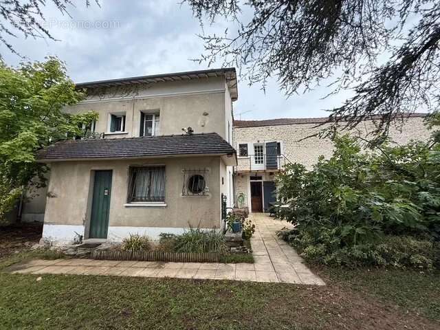 Maison à OLLAINVILLE