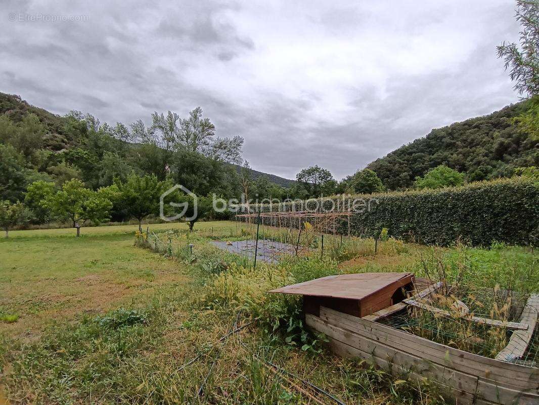 Élégante maison récente avec piscine près de la ville - photo 17
