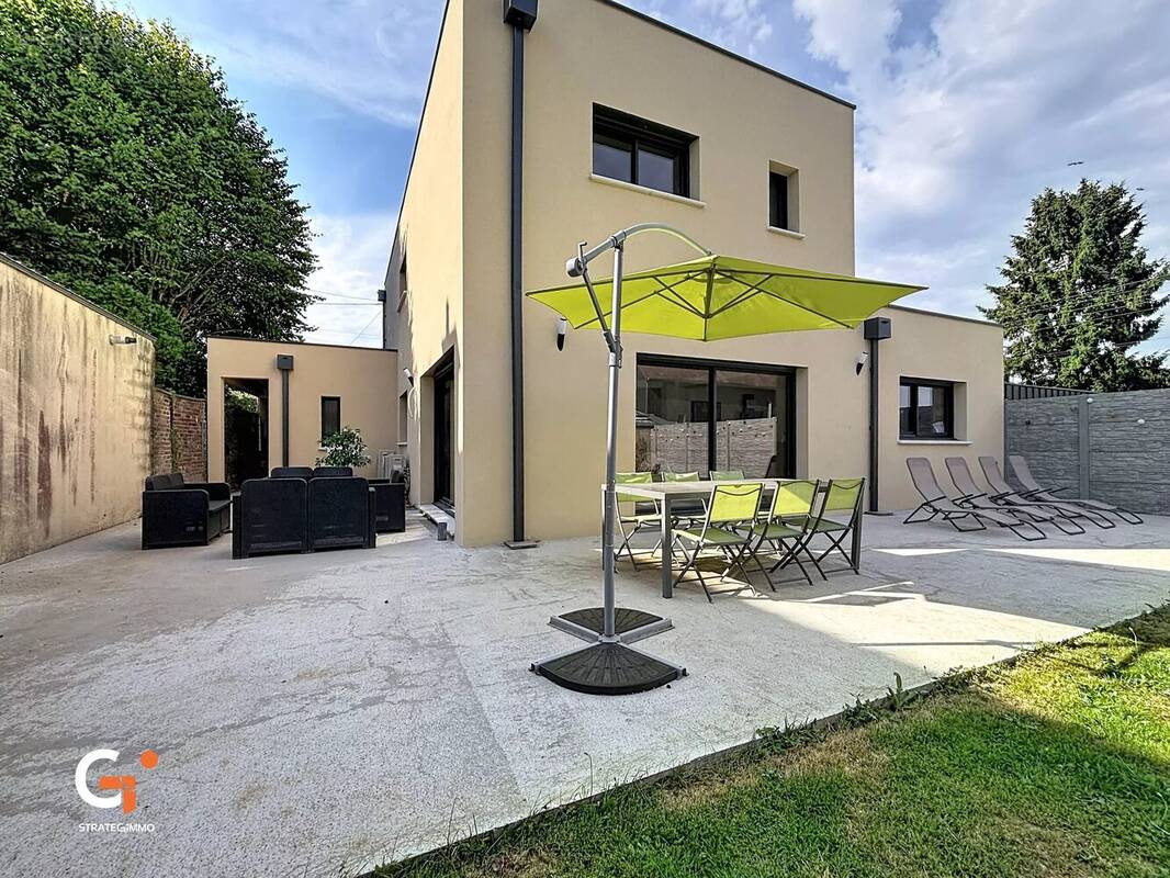 Maison à LE MESNIL-ESNARD