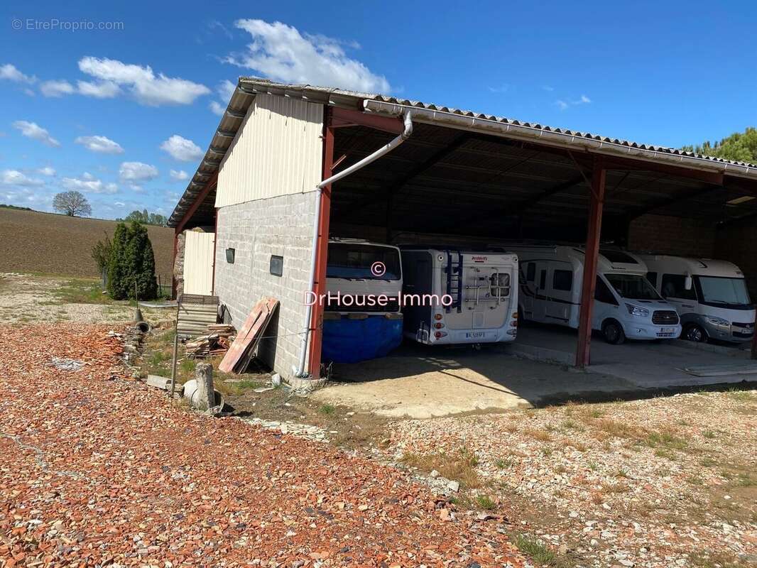 Maison à SAINT-VIVIEN-DE-MONSEGUR