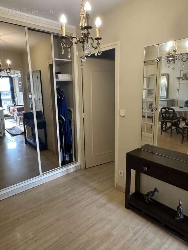 Appartement à CHARENTON-LE-PONT