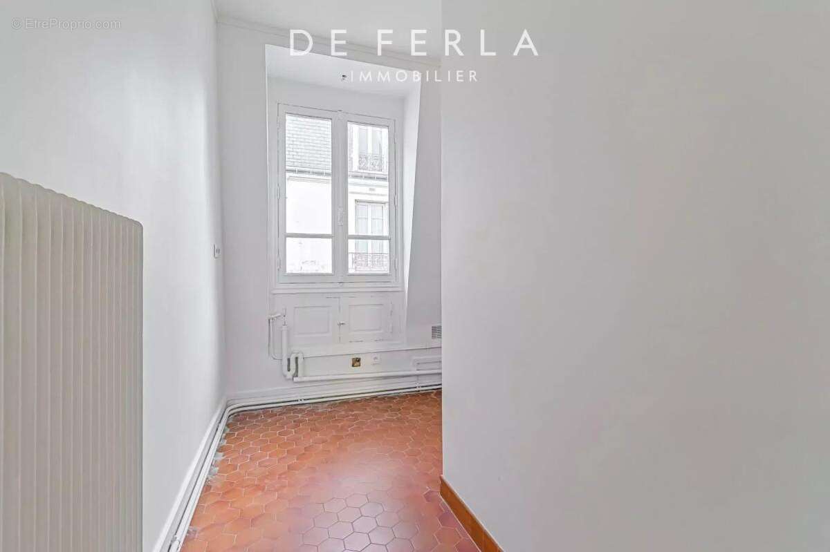 Appartement 45 m² à Paris-7e  - photo 6