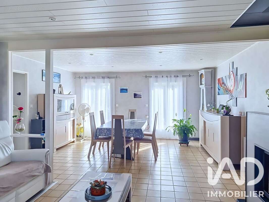 Maison 138 m² à Ormes  - photo 4