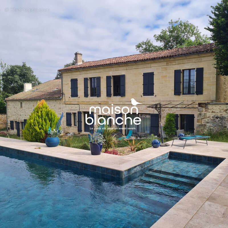 Maison à SAINT-EMILION