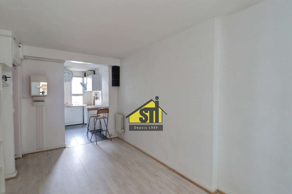Appartement à PARIS-14E