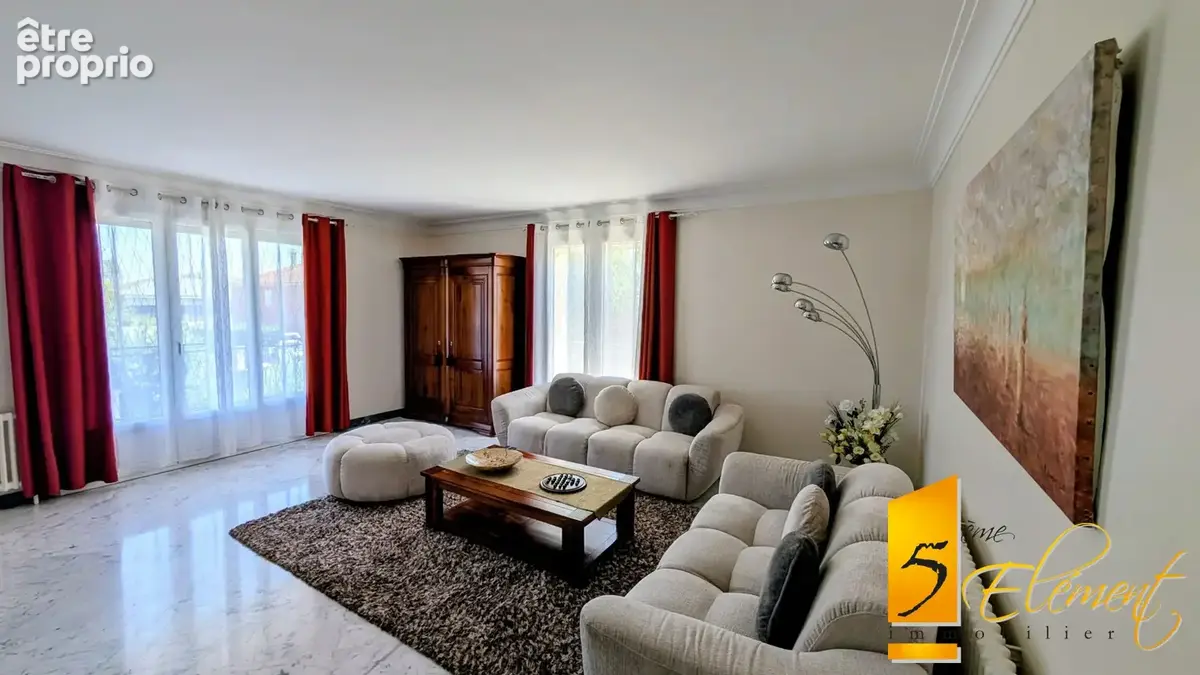 Maison 5 pièces 154 m² à vendre à Decines-Charpieu (69150) - photo 2