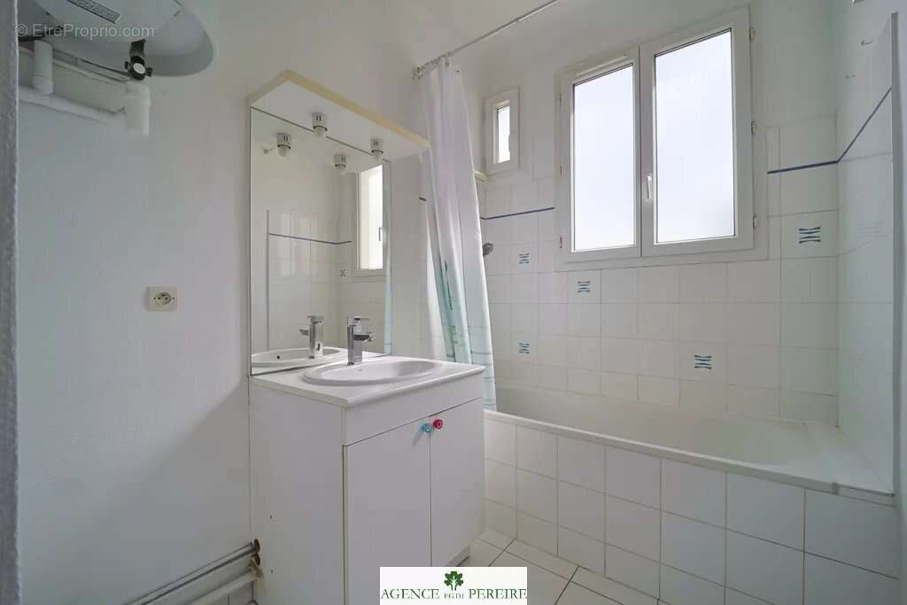 Appartement à LA GARENNE-COLOMBES