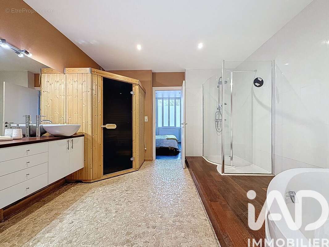 Photo 6 - Commerce à DIJON