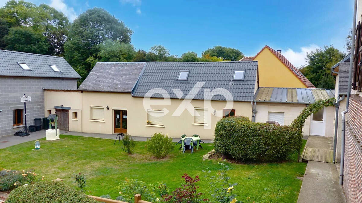 Maison à GRANDVILLIERS