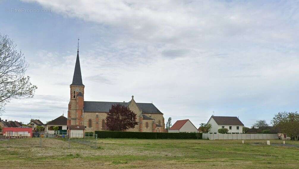 Terrain à MONTBEUGNY
