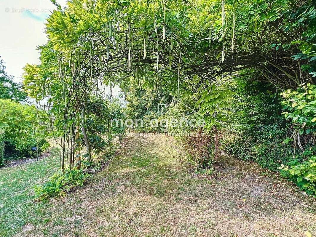 Maison à NEUFCHATEL-EN-BRAY