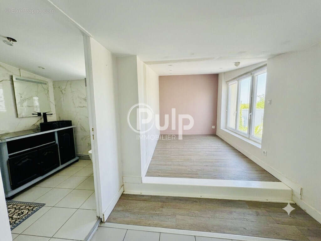 Charmante maison rénovée avec goût - 60 m² - Terrain de 347 m²  À Raimbeaucourt - photo 4
