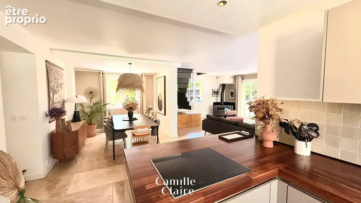 Maison T5 avec piscine et terrain 1200 m2 commune de Mimet. - photo 6