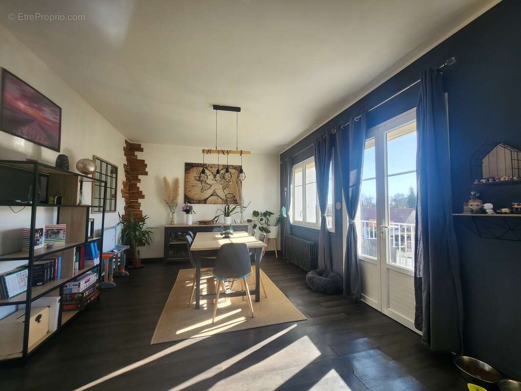 Maison à MAGNAC-BOURG