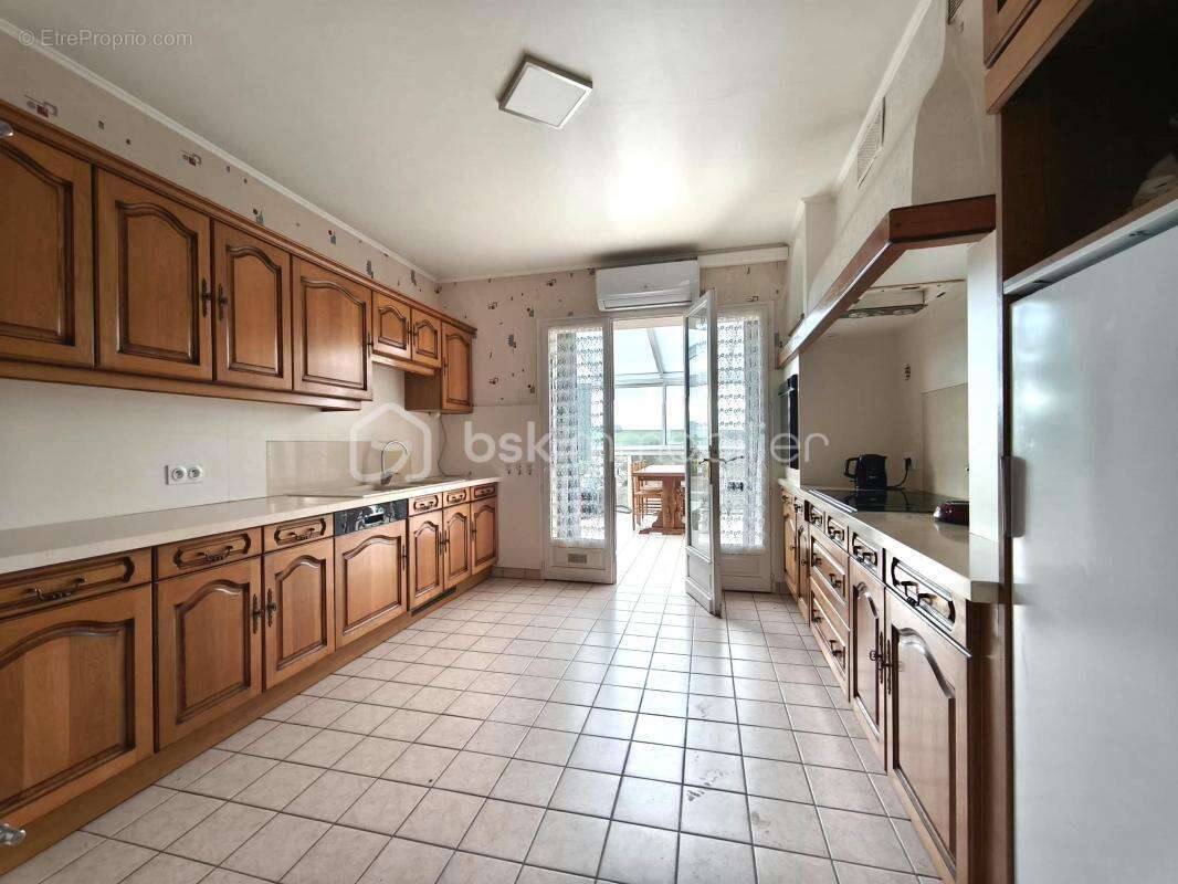 Maison à MONTMIRAIL