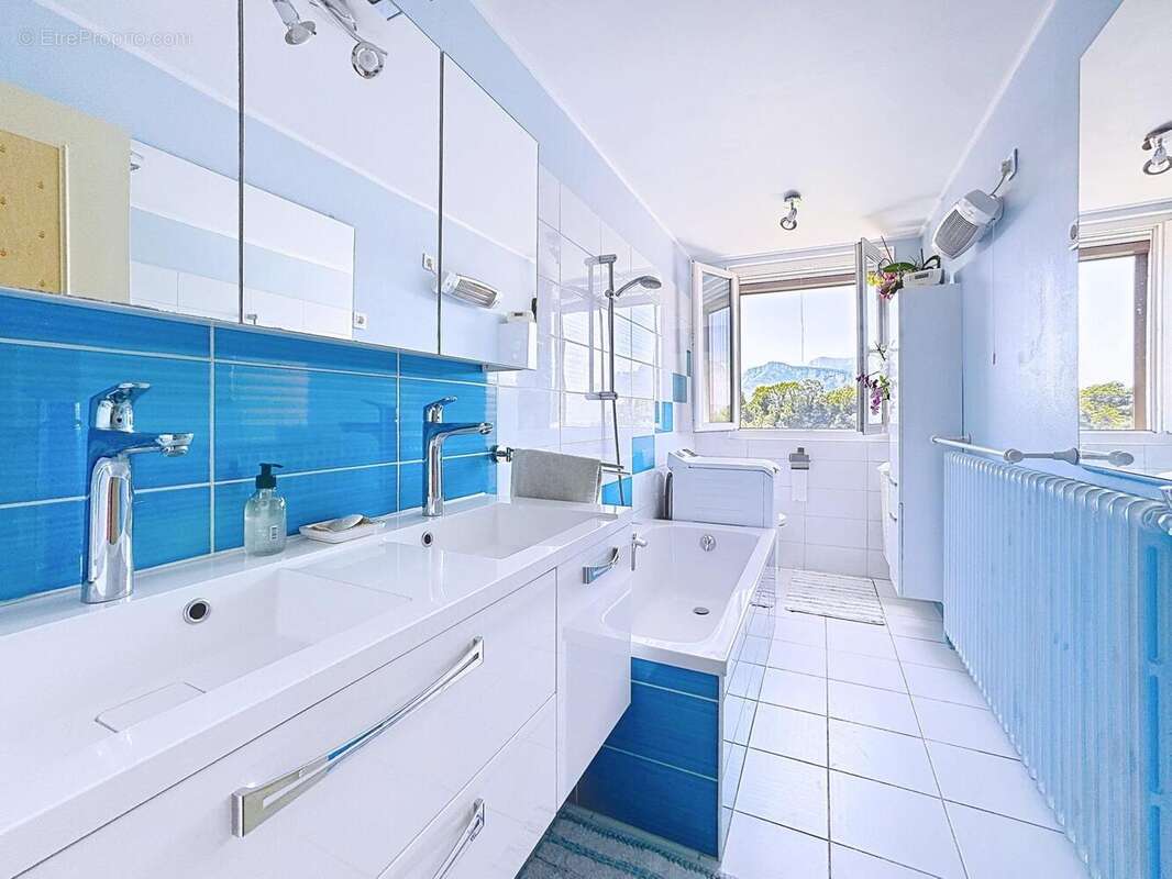 Maison 104 m² à Voiron  - photo 9