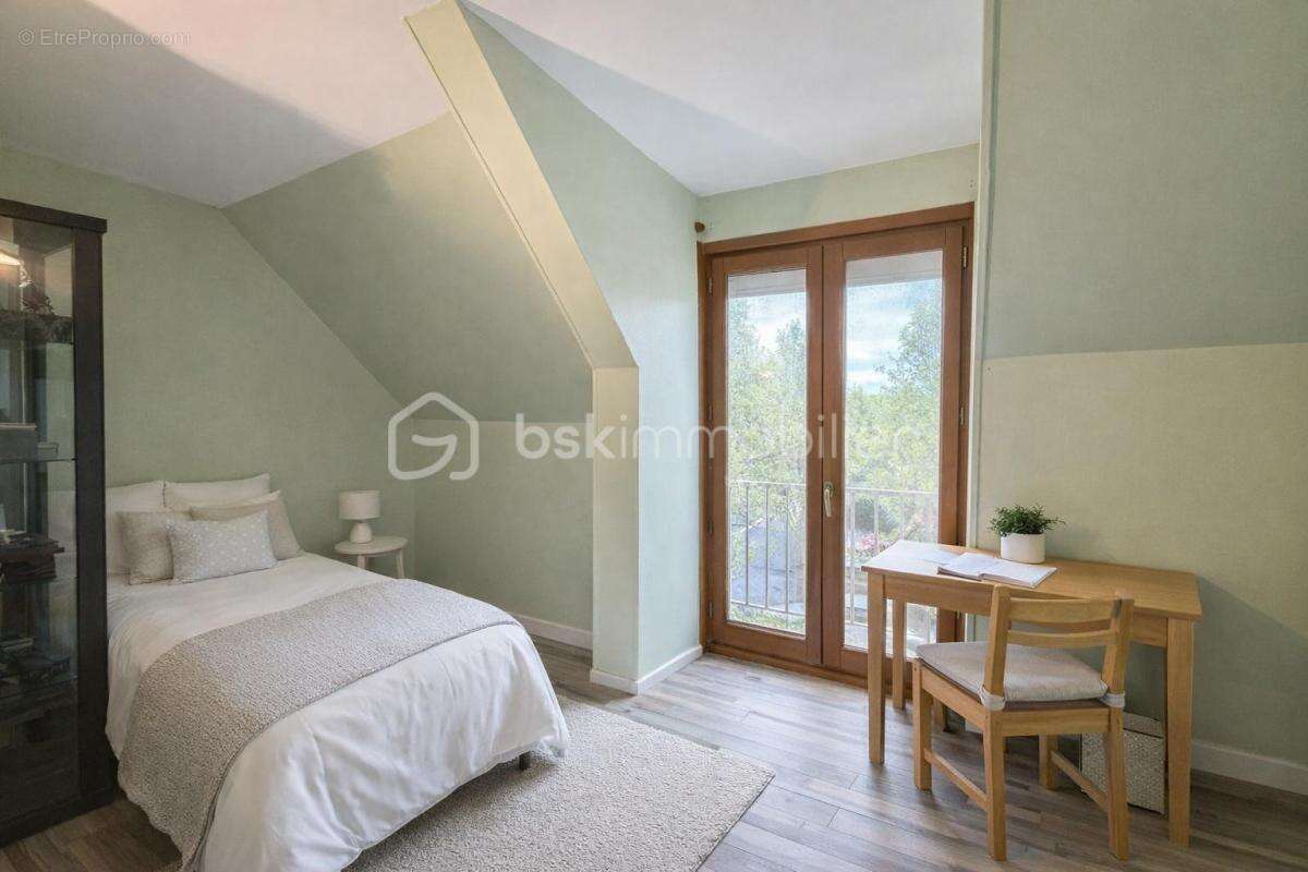 Appartement à EMERAINVILLE