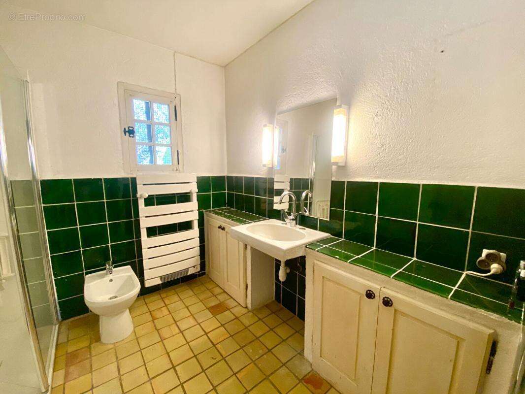 Maison Le Revest Les Eaux 10 pièce(s) 399 m2 - photo 10