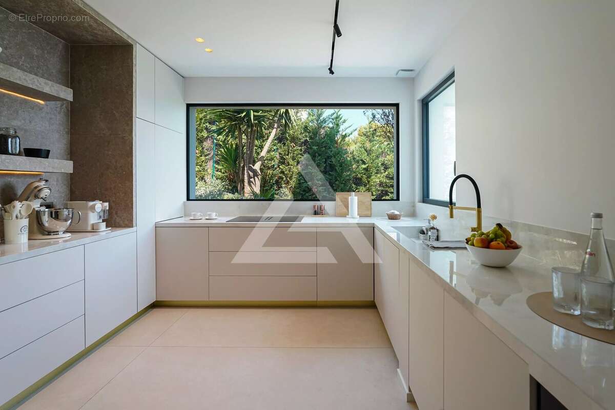 Cap martin - villa de prestige en deuxième ligne de mer, vue panoramique - 5 chambres - photo 8