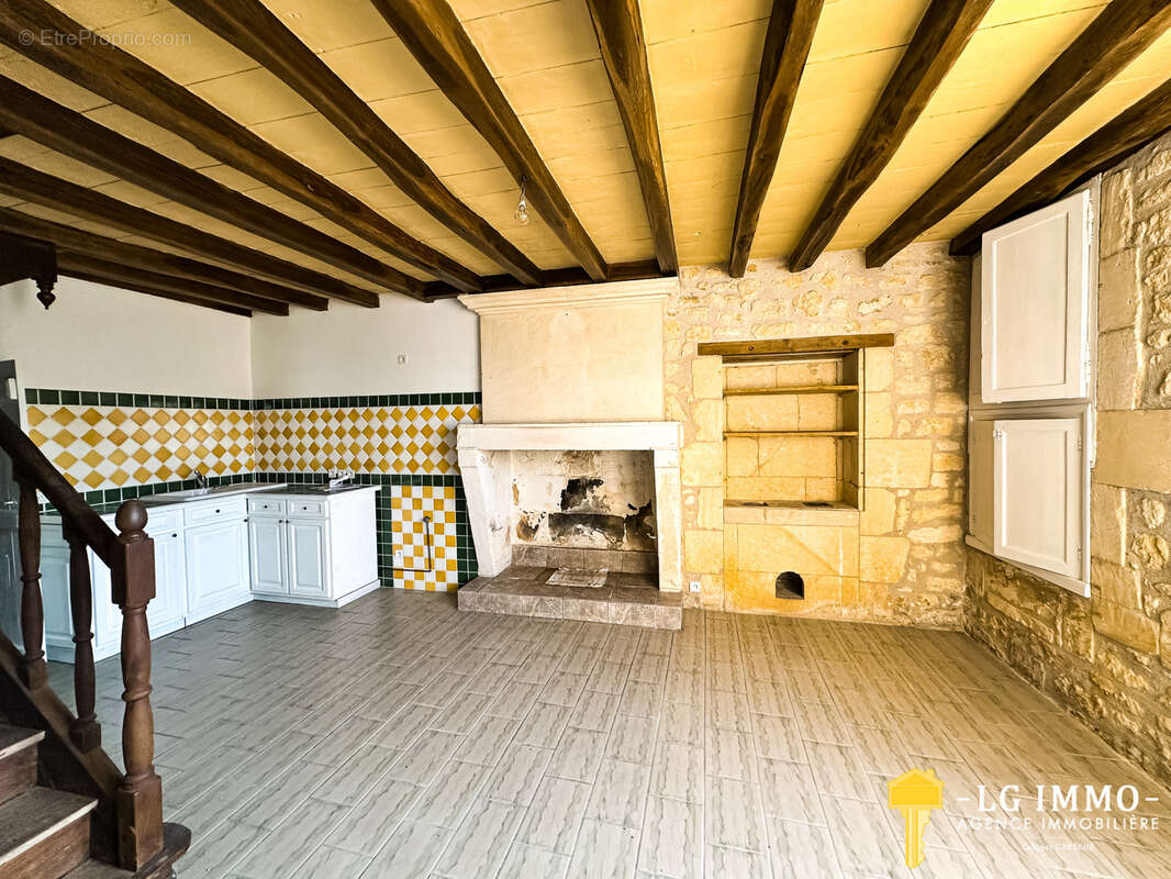 Maison à CHAMPAGNOLLES