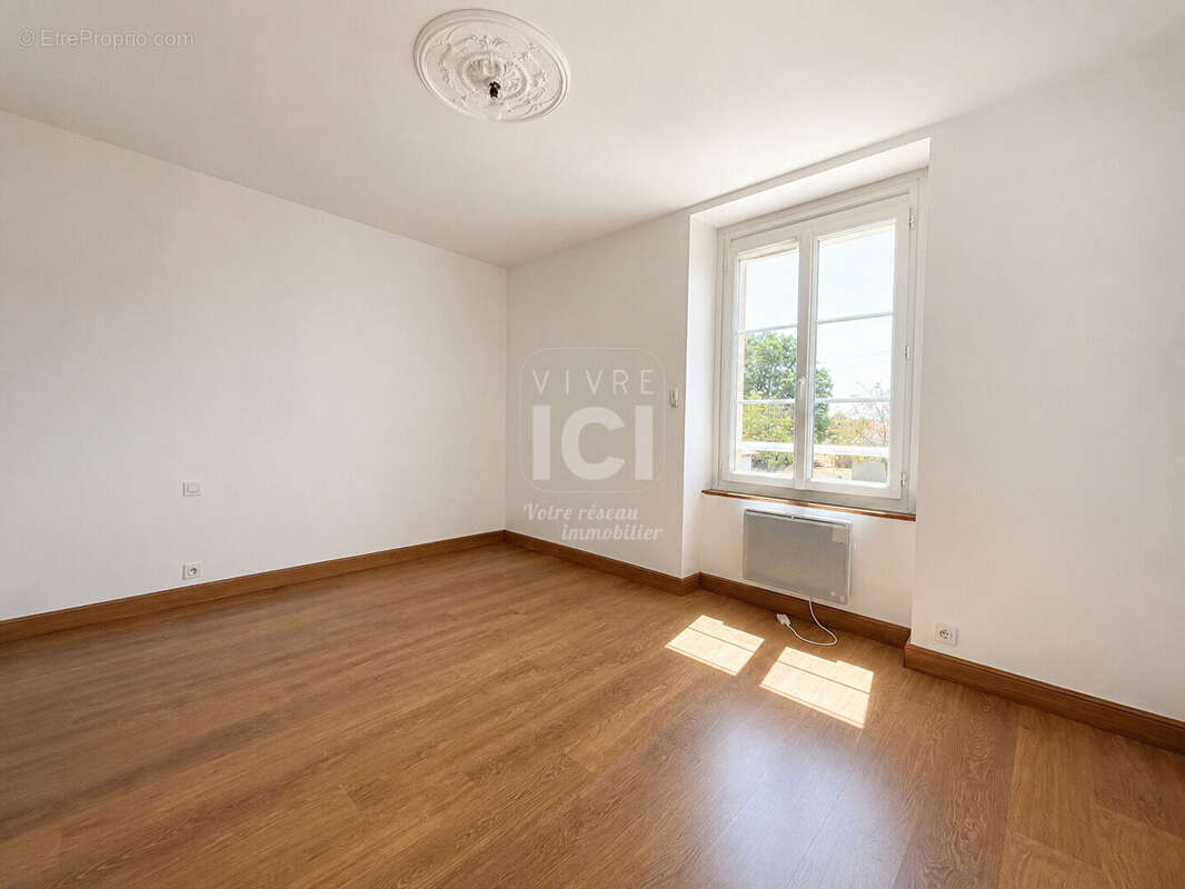 Maison - 4 pièces - 115 m² & Dépendances 200 m² - photo 8