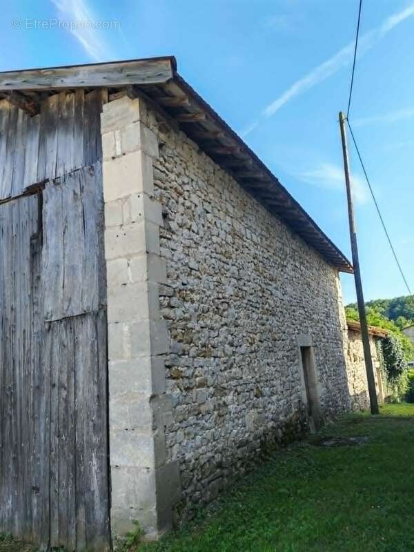 Grange – grand volume – stockage / atelier – secteur menaucourt - photo 8