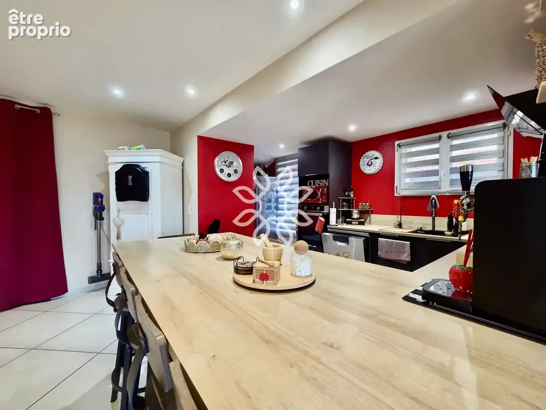 Maison de caractère entièrement restaurée avec dépendance - photo 8