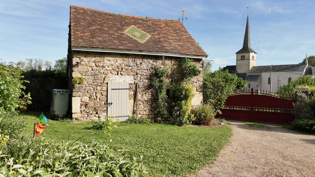 Maison à SERMAGES