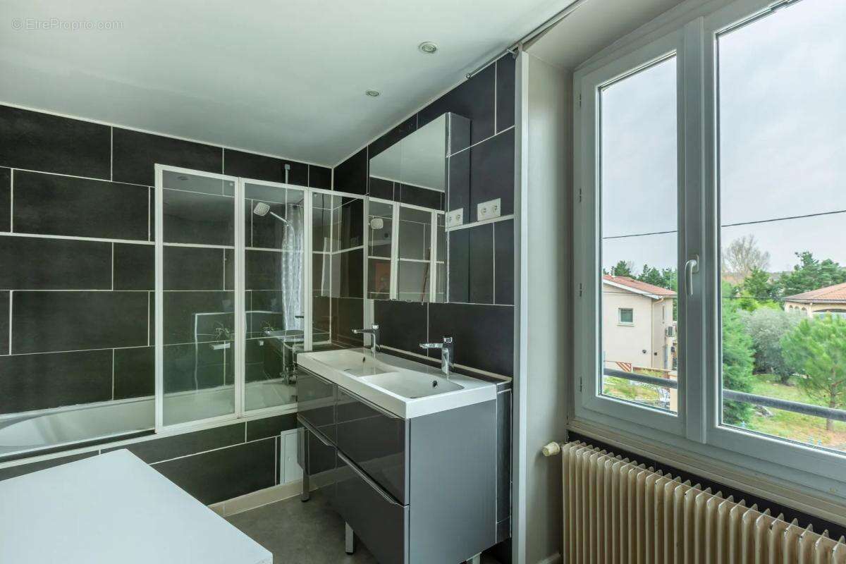 Appartement à GIVORS