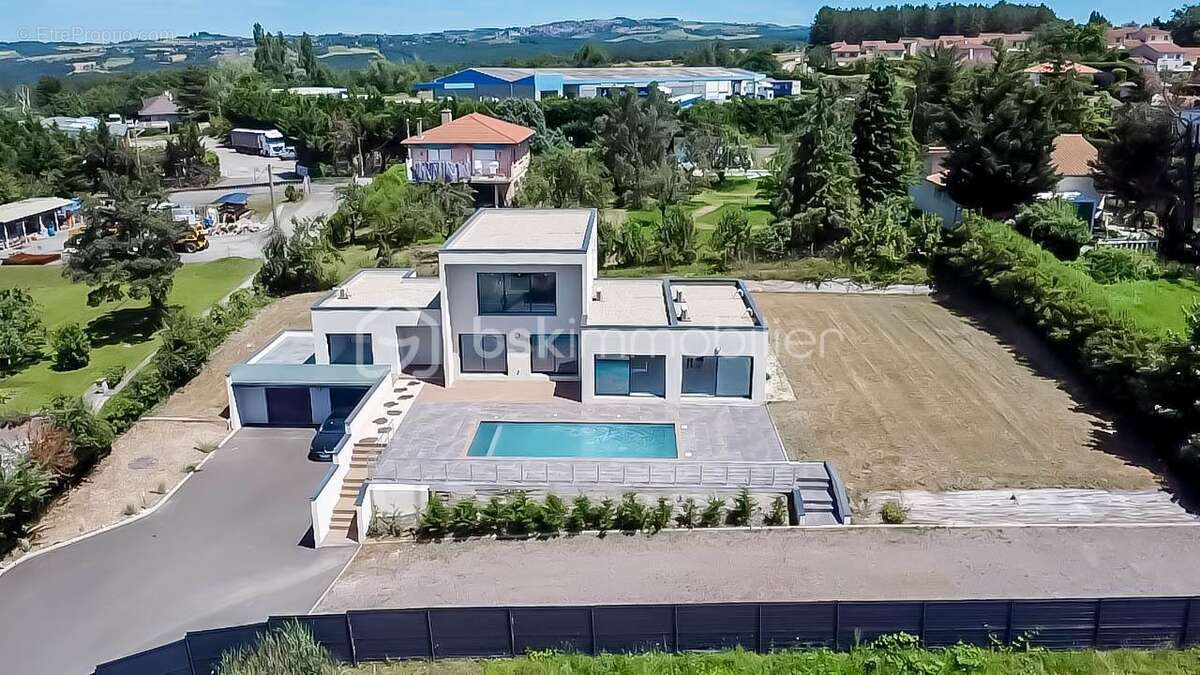 Maison à LA FOUILLOUSE