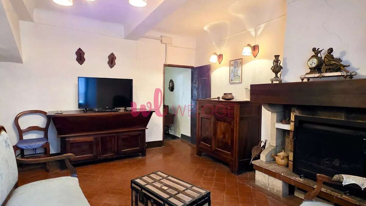 Maison à ALLEMAGNE-EN-PROVENCE