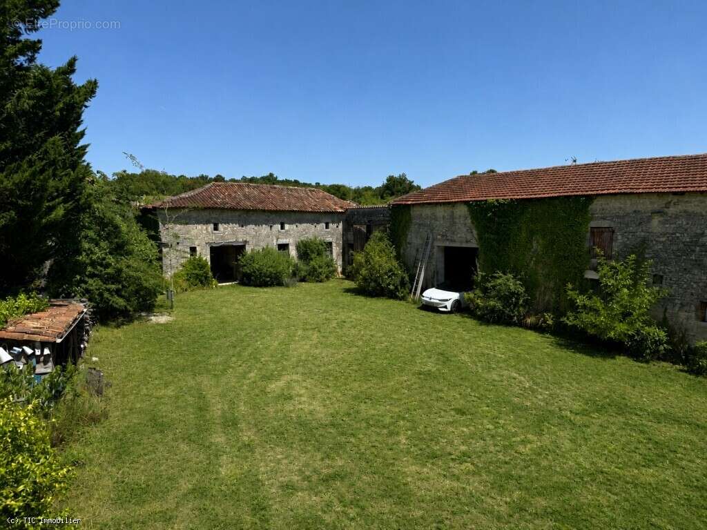 Belle Maison Sur Un Parc de 4843m² Avec Piscine - photo 38