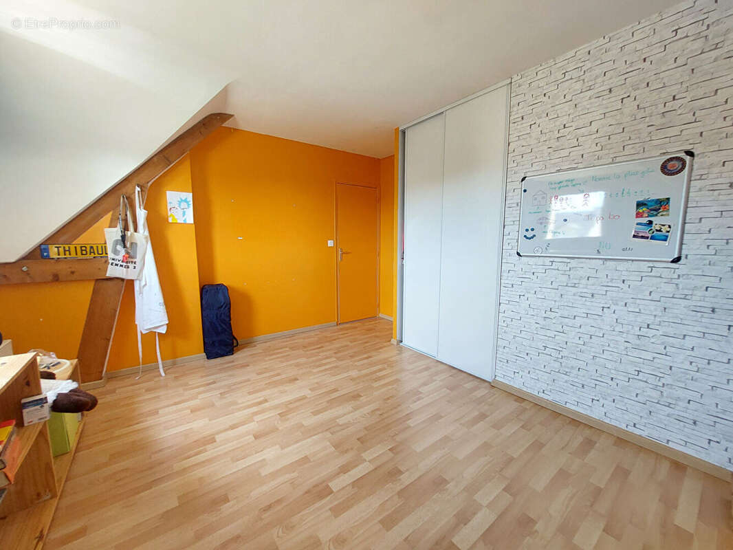Maison Montreuil Le Gast 7 pièce(s) 125 m2 - photo 5