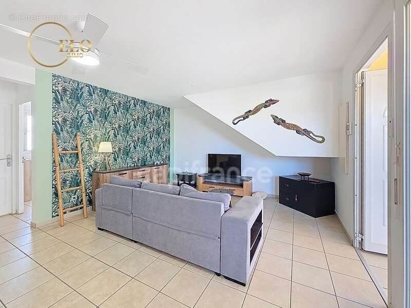 A vendre à Saint-François : Magnifique T3 Lumineux + parking - photo 3