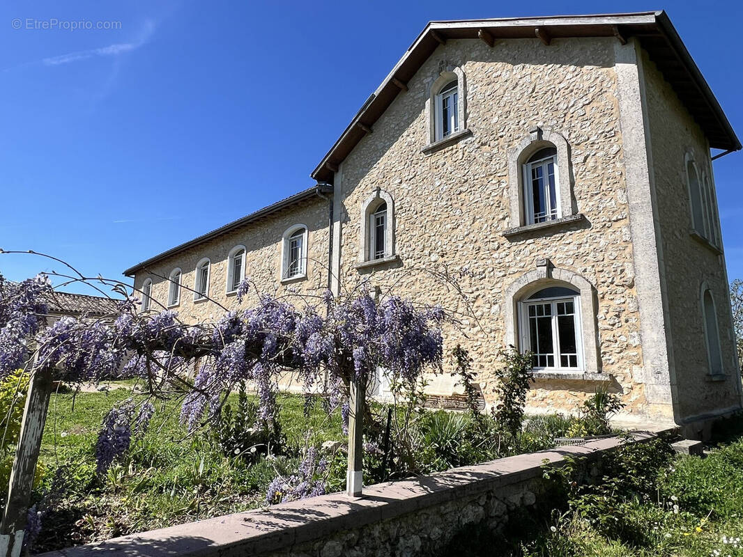 façade - Maison à GAGEAC-ET-ROUILLAC