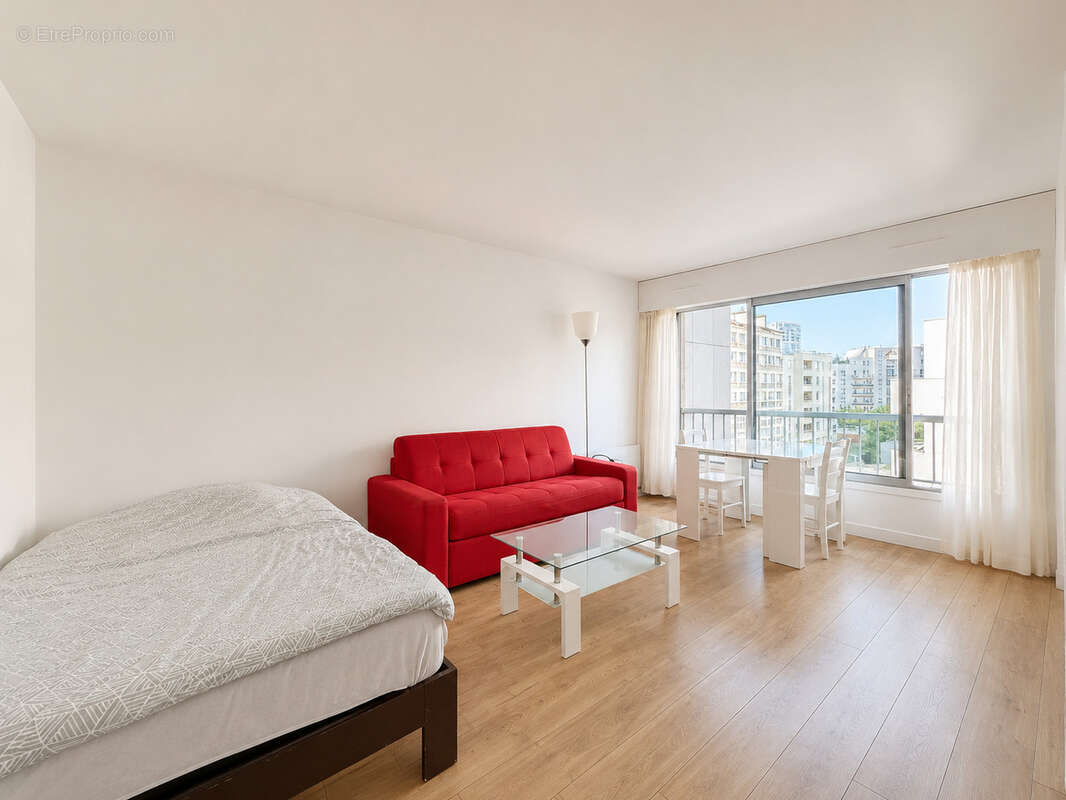 Appartement à COURBEVOIE